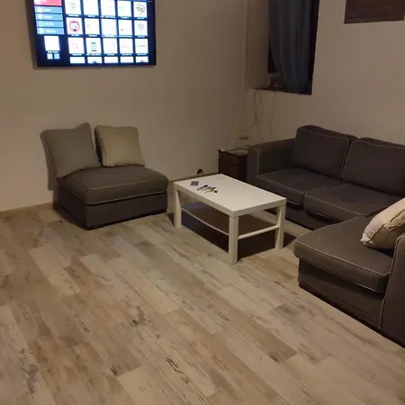 La Casa Di Roby Apartment *